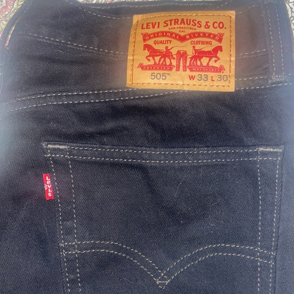 Bnwot Levis “red tag”505, dark blue jeans size 33W30L - Picture 2 of 5